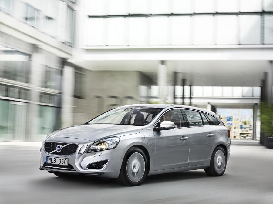  Volvo V60 Plug-in Hybrid 2011 года  (фото 62 из 68)